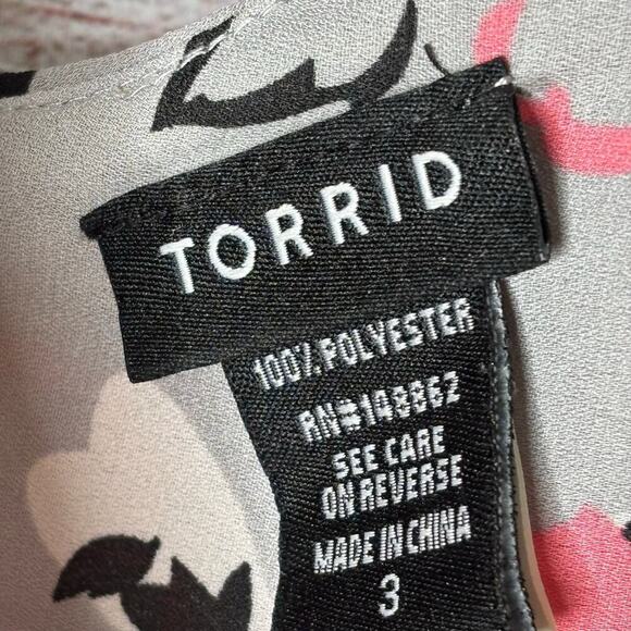 Torrid Sleeveless Floral Flowy Breezy Summer Criss Cross Tank Size 3X Plus - Picture 6 of 7